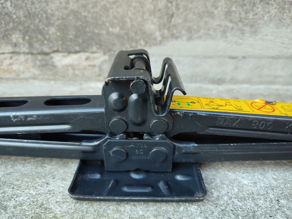 Домкрат Fiat підходить до форд фокус 2/3 та інших автомобілів