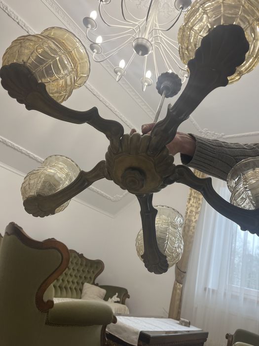 Żylandor mosiężny pięcioramienny ze szklanymi  kloszami