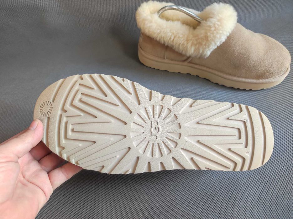- Ugg - Kapcie, śniegowce do kostki R. 40