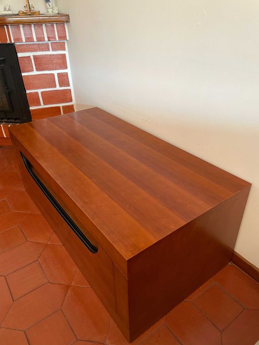 Mesa de Centro em Cerejeira com Gaveta de Arrumação