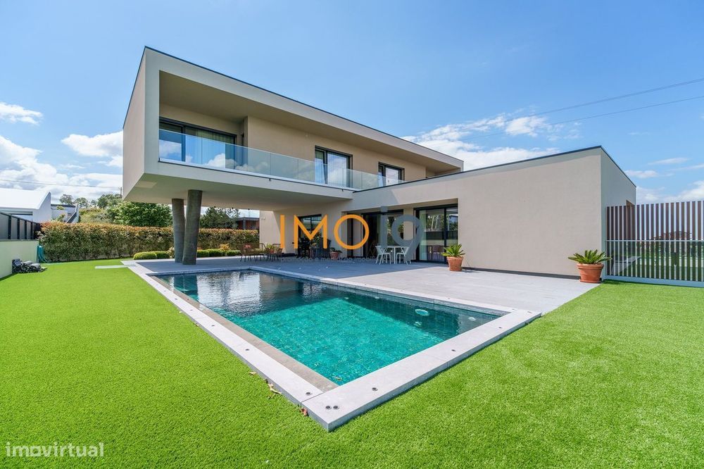 Moradia T3 de Luxo com Vista Panorâmica para os Castelos de Ourém –...
