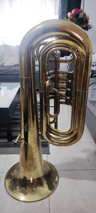 Tuba em Si bemol