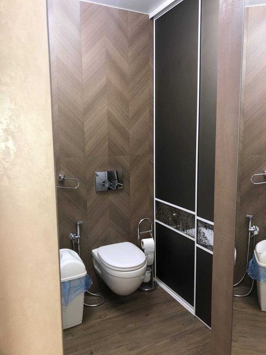 Комерційне приміщення 120м2 на Слов'янці. Два входа, 58м2 та 62м2.