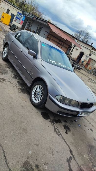 Автомобіль Bmw e39
