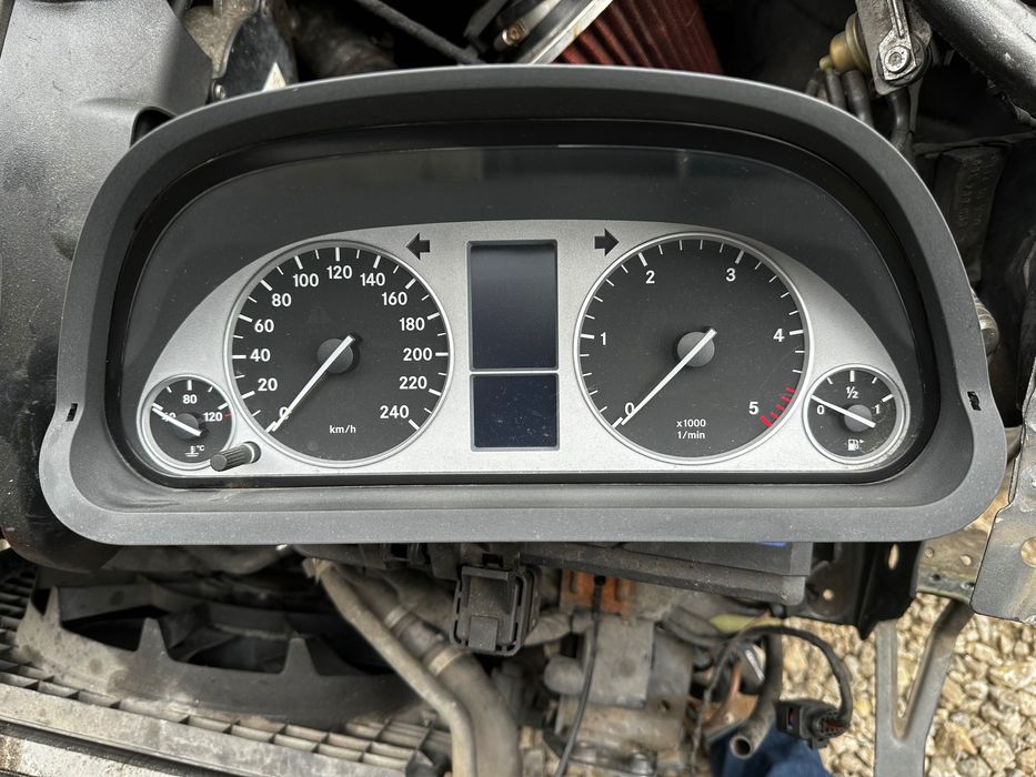 Licznik mercedes w245 w169 diesel Europa 2010r