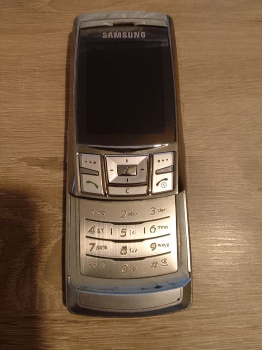 2 Telemóveis antigos Samsung e Alcatel