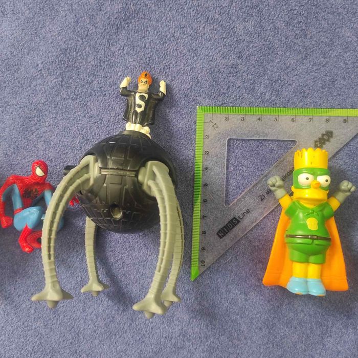 Лот дитячих іграшок