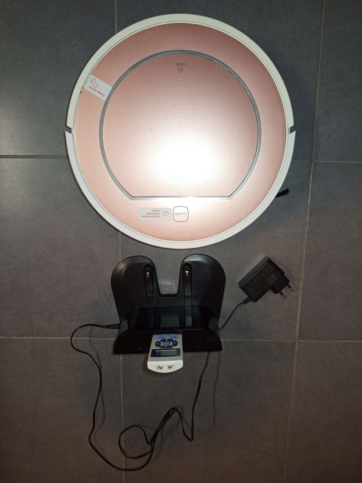 Aspirador robot iLife7 com avaria