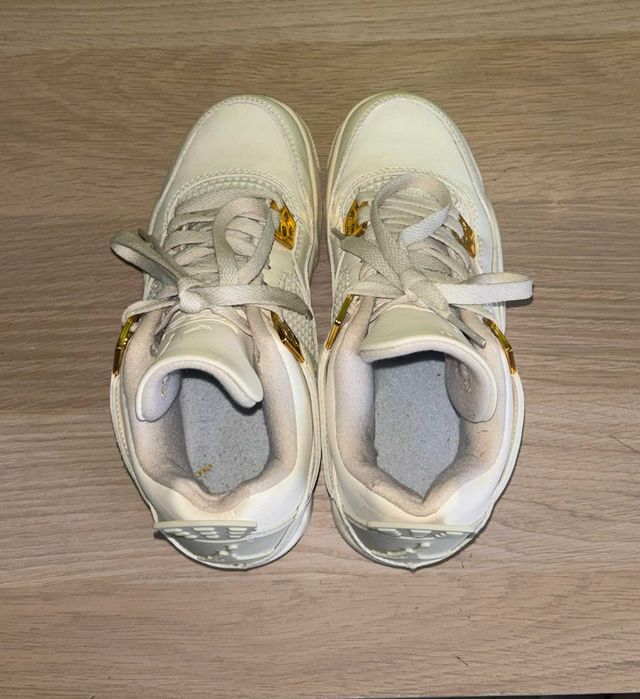 Air Jordan 4 Metallic Gold
