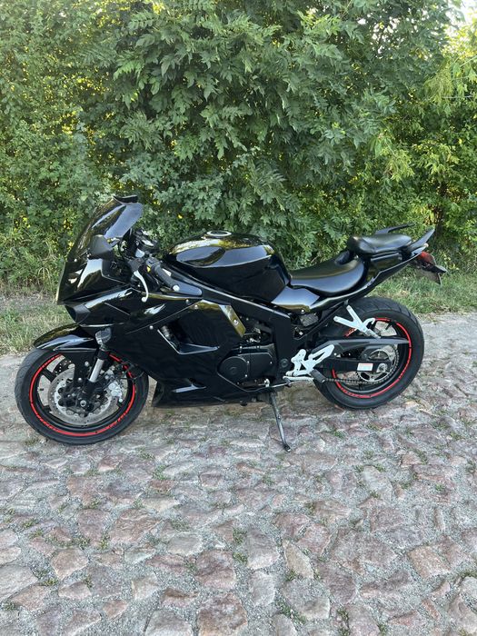 Продам мотоцикл Hyusongt250r
