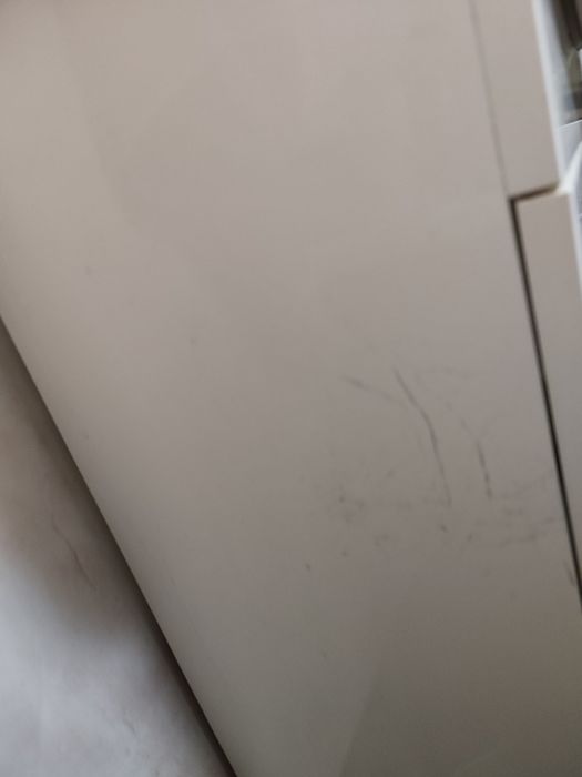 Szafka łazienkowa z umywalką i baterią