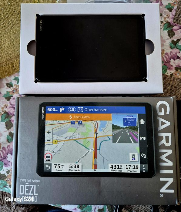 Garmin  DEZL LGV800