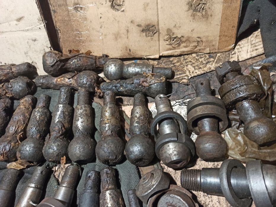 Пальці , сухарі і наконечники рульових тяг ЗІЛ ГАЗ УАЗ МАЗ КРАЗ КАМАЗ