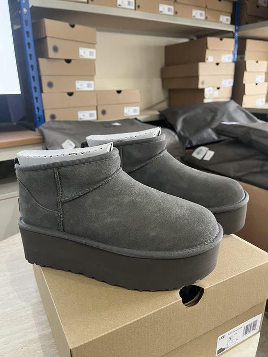 UGG Calssic Ultra Mini Platform Boot Characoal