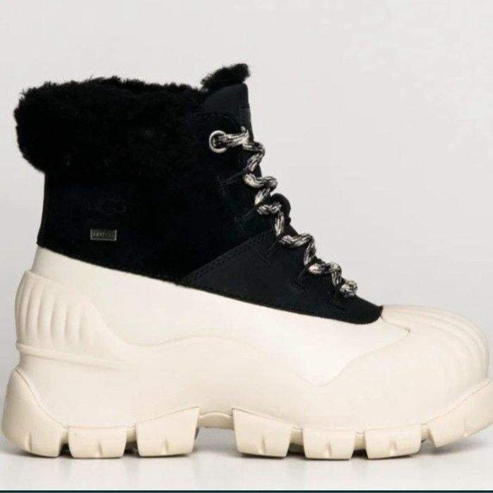 Чоботи UGG Adiroam Hiking