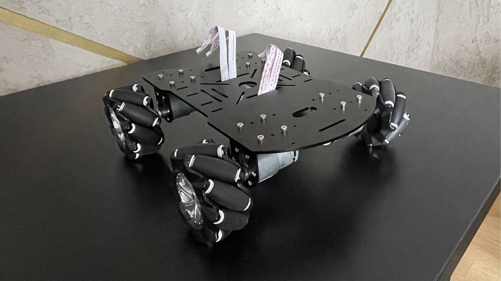 Podwozie, sterownik, pad do sterowania idealny do projektow!