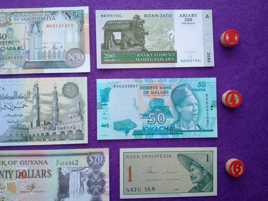 Lote de 10 notas diferentes * 10 países * Notas Genuínas