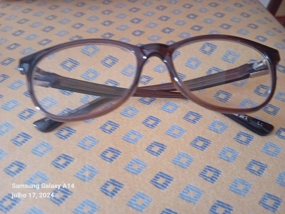 Armação excelente, como nova. Pouco uso.