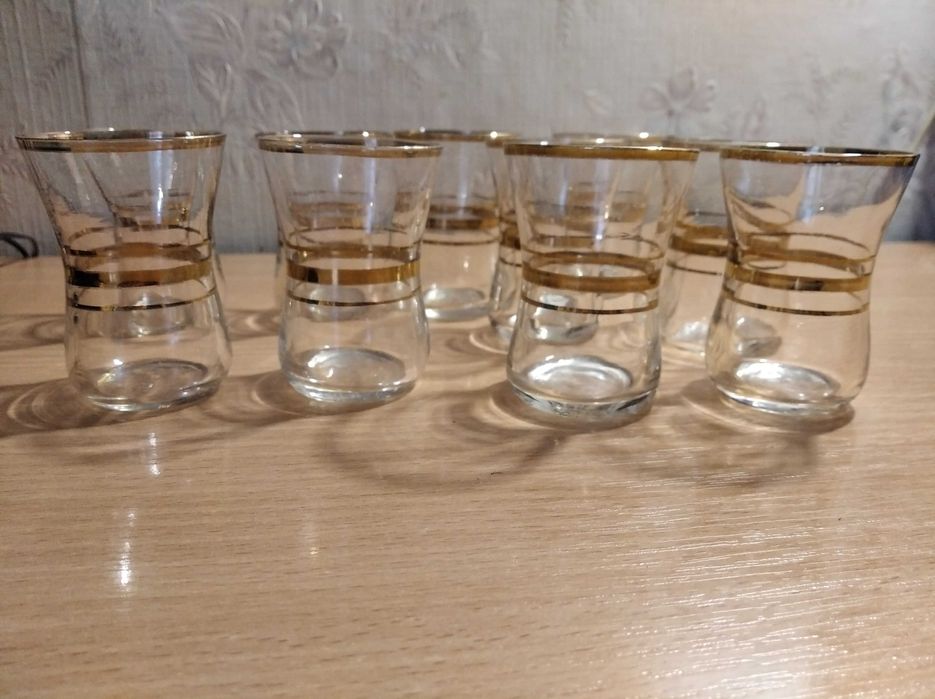 стеклянные рюмки.Стопки.