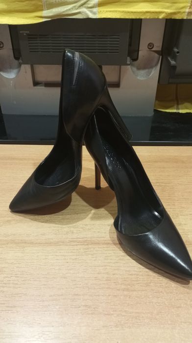 Продам женскую обувь