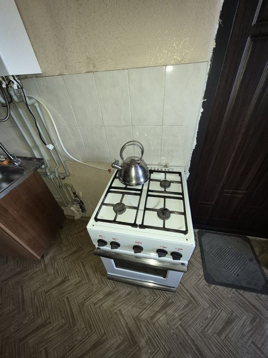 Здаю 2 кімнатну квартиру у центрі 2 поверх
