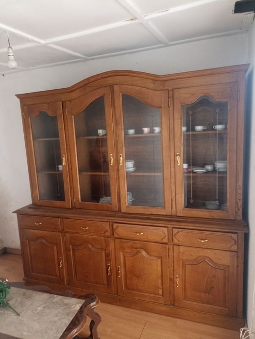 Móvel com vitrine