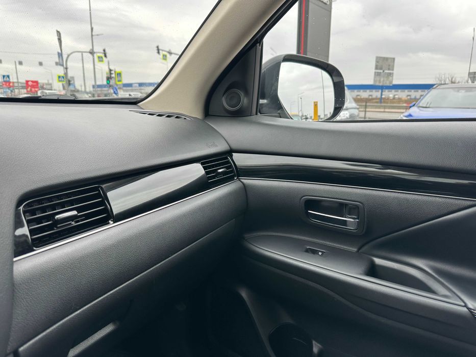 Mitsubishi Outlander Instyle 2022