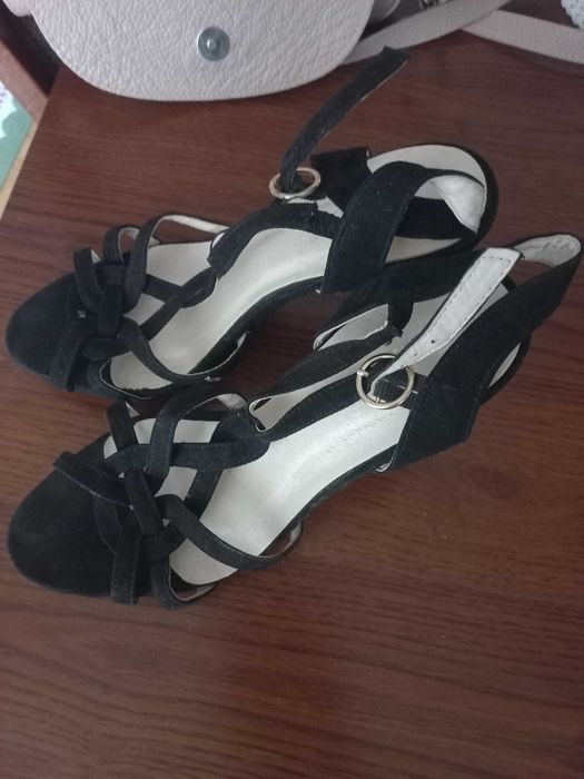 Buty na obcasie, czarne, obcas na słupku