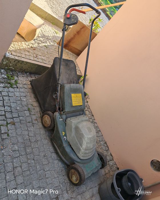 Corta relva elétrico