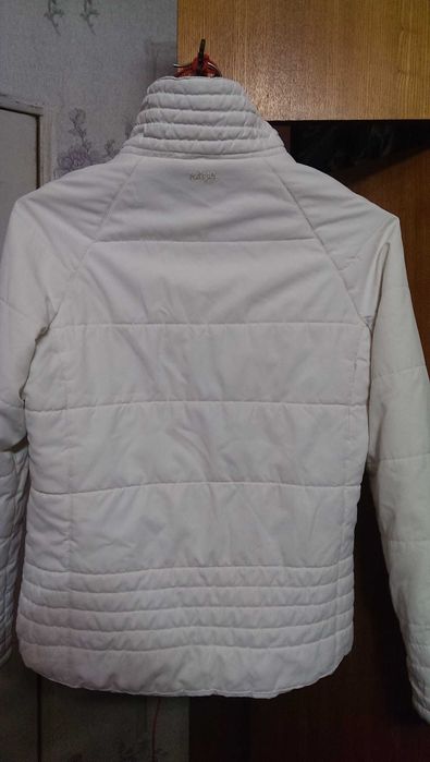 Женская лёгкая Куртка  ветровка Xdye размер L в отличном состоянии