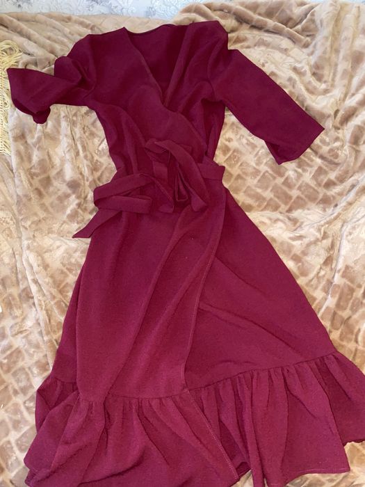 Сукня фіолетового кольору