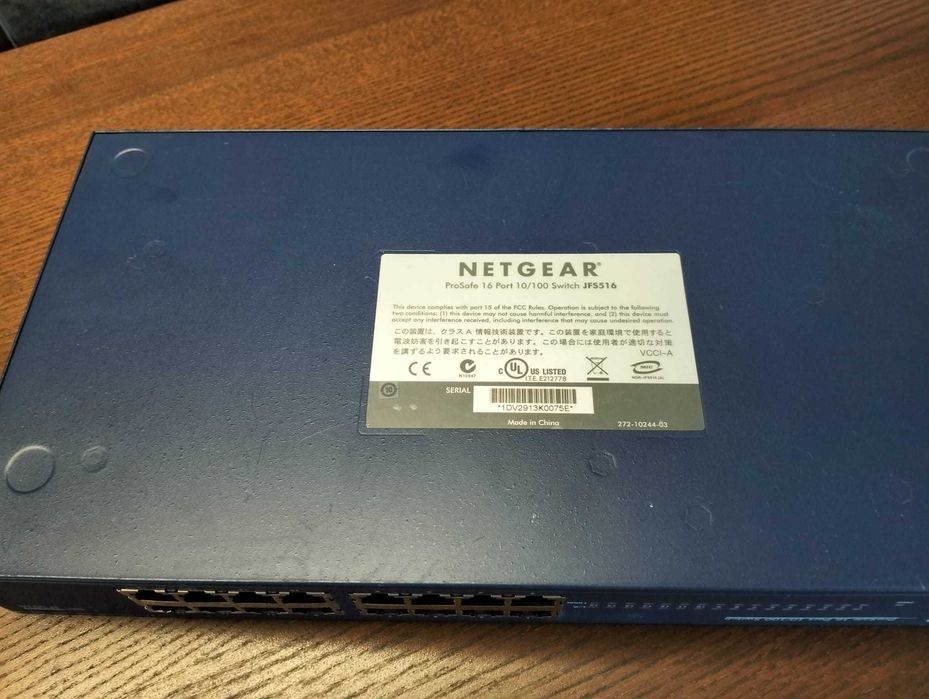 Switch Netgear JFS516 100 Mb/s, 16 portów
