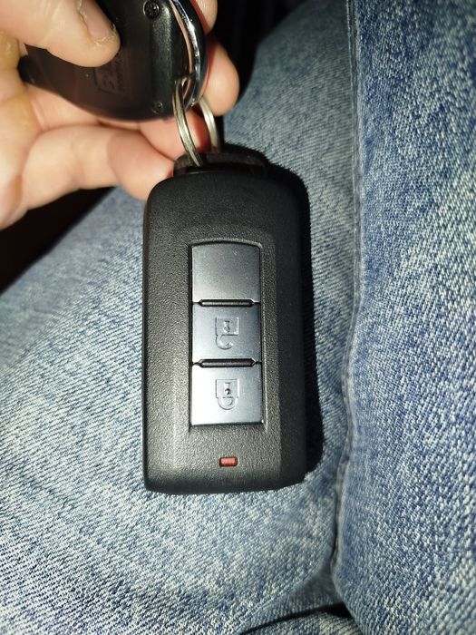 Смартключ Mitsubishi Outlander PHEV 2012-2021
