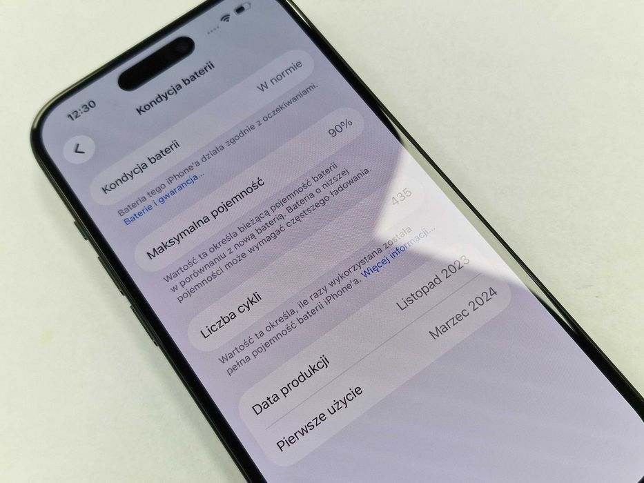 Iphone 15 128GB/ Black/ Czarny/ Bateria 90%/ Grade A + ładowarka