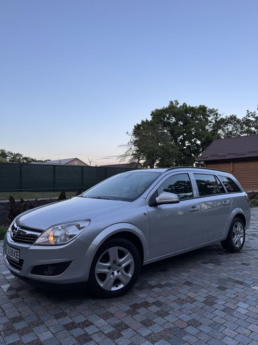 Opel astra H 2009р продам Опель Астра Н  авто в рідній фарбі