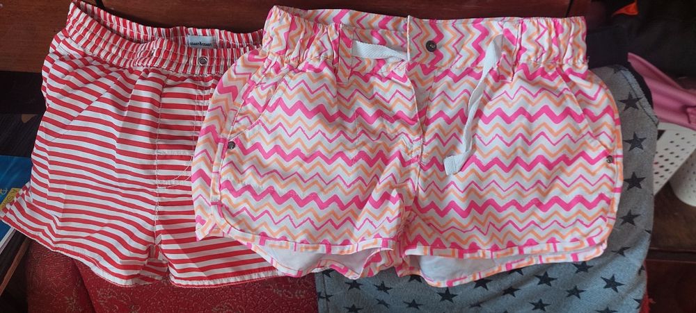 Продам речі,в ідеальному стані .90% речей це джинс.Розміри з 128по140