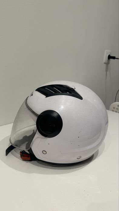 Capacete semi-novo LS2