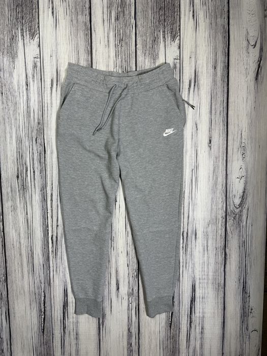 Nike tech fleece спортивные штаны оригинал m размер