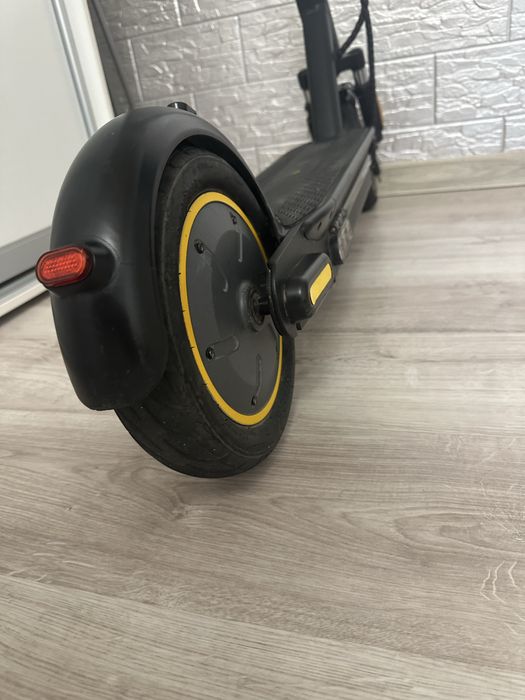Продам електросамокат ninebot max g30 ultra