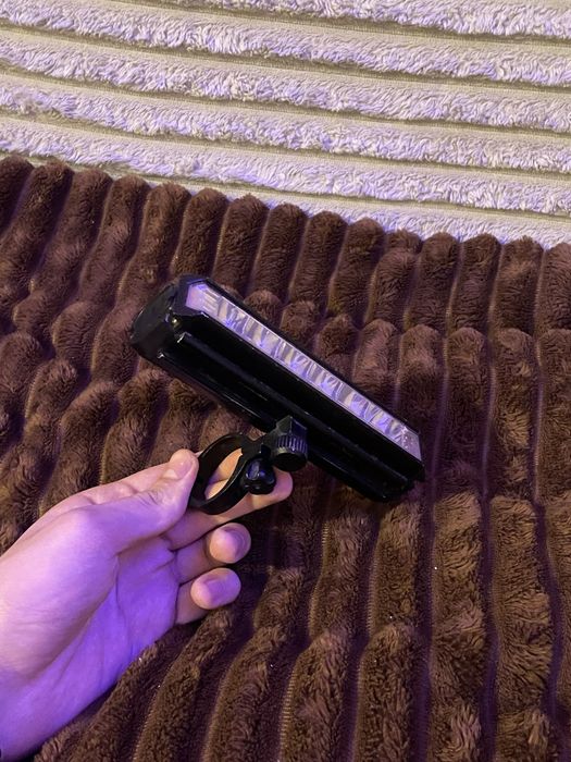 велоаксесуари, фанарик 800 люмін, тримач для телефона, сумка на вело