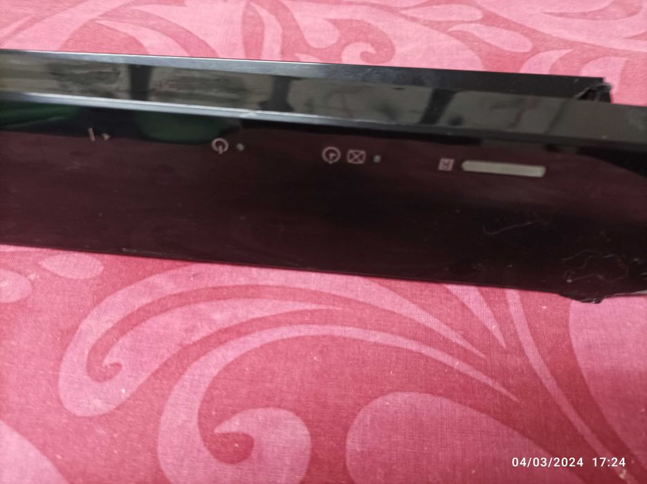 Sony Bravia KDL-32BX300 - Colunas  - Botões