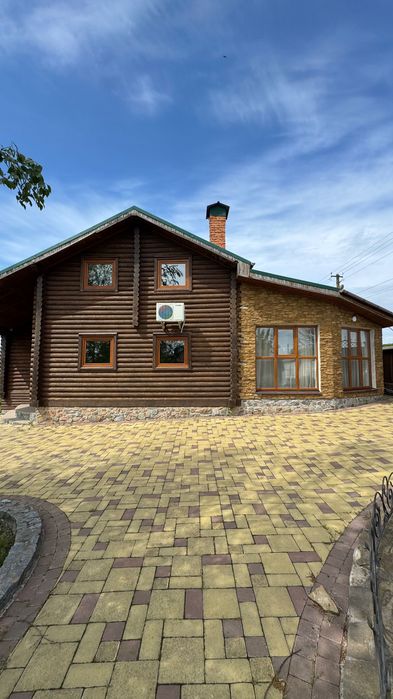 Продається будинок в мальовничому місці