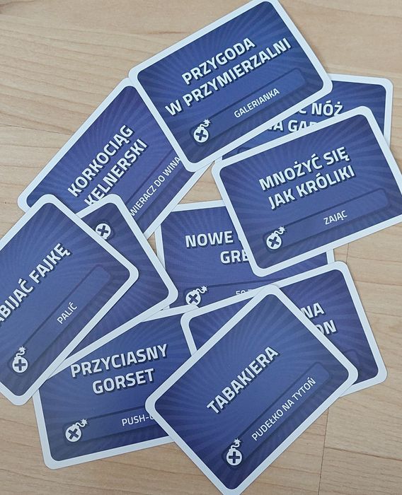 Gra karciana czółko