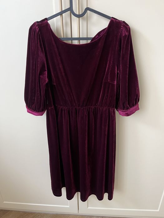 Welurowa burgundowa sukienka