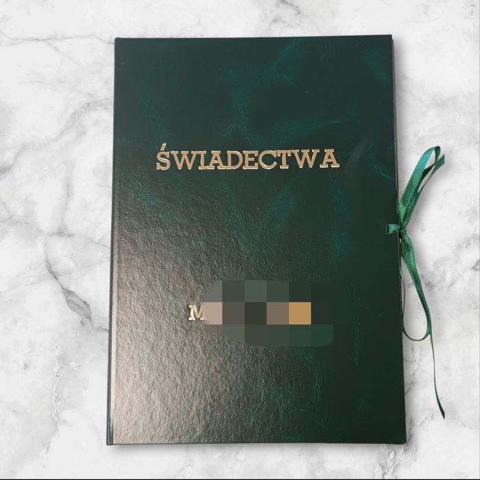 Teczka wiązana do świadectw