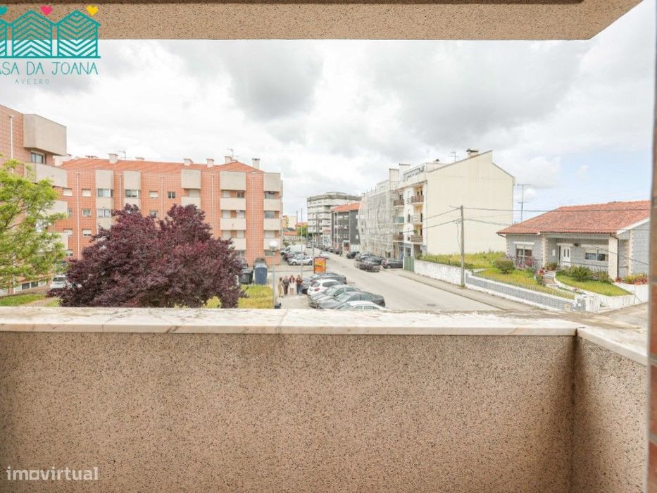 Apartamento T2 com Lugar de Garagem em Esgueira