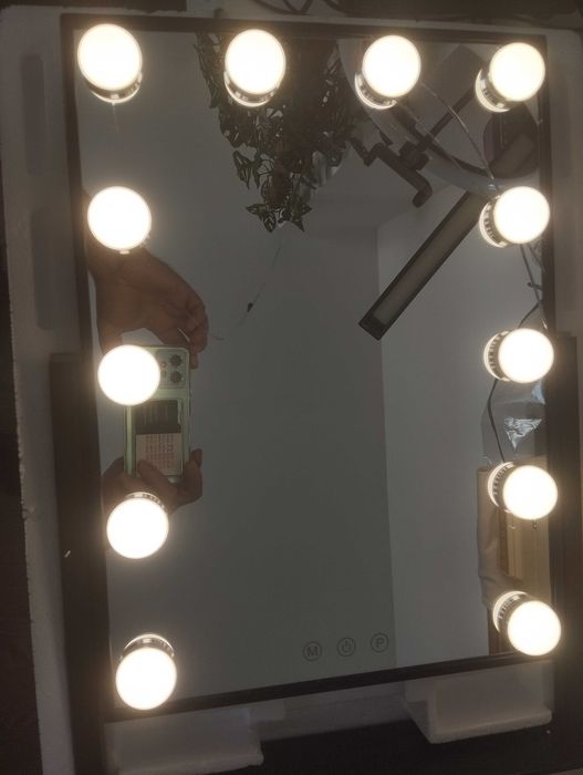 Lustro do makijażu z LED