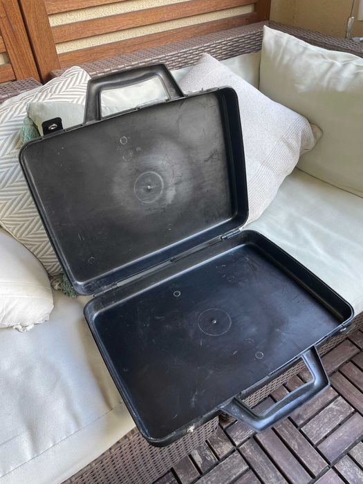 PASTA DE DOCUMENTOS RÍGIDA MODELO DIPLOMATA - DESIGN MODERNO