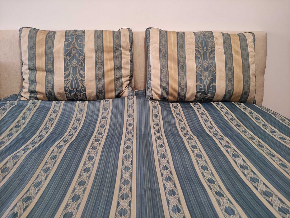 Almofadas e Colcha de cama