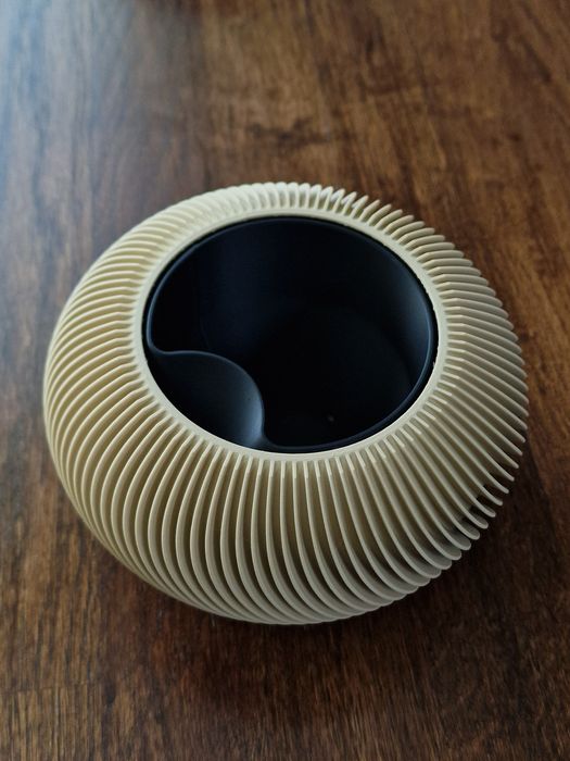 Сучасні самополивні  вазони